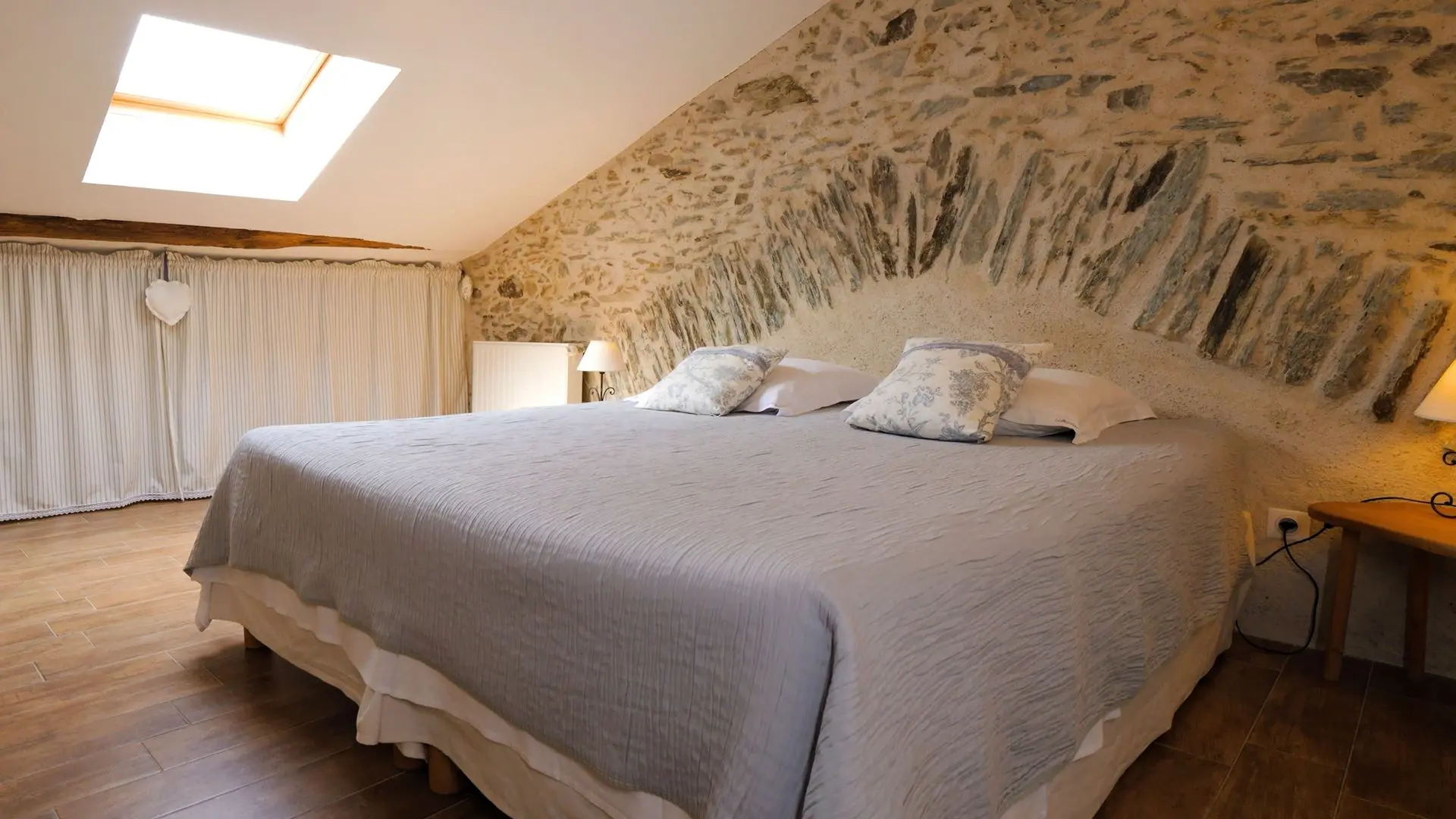 Chambre 4 du gîte Alexandrin, avec lits 90 x 200 ou 180 x 200